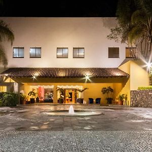 Hotel Rancho San Diego Grand Spa Resort